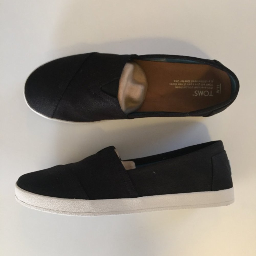 TOMS Avalon Slip-Ons, Black Coated Canvas, size 11
